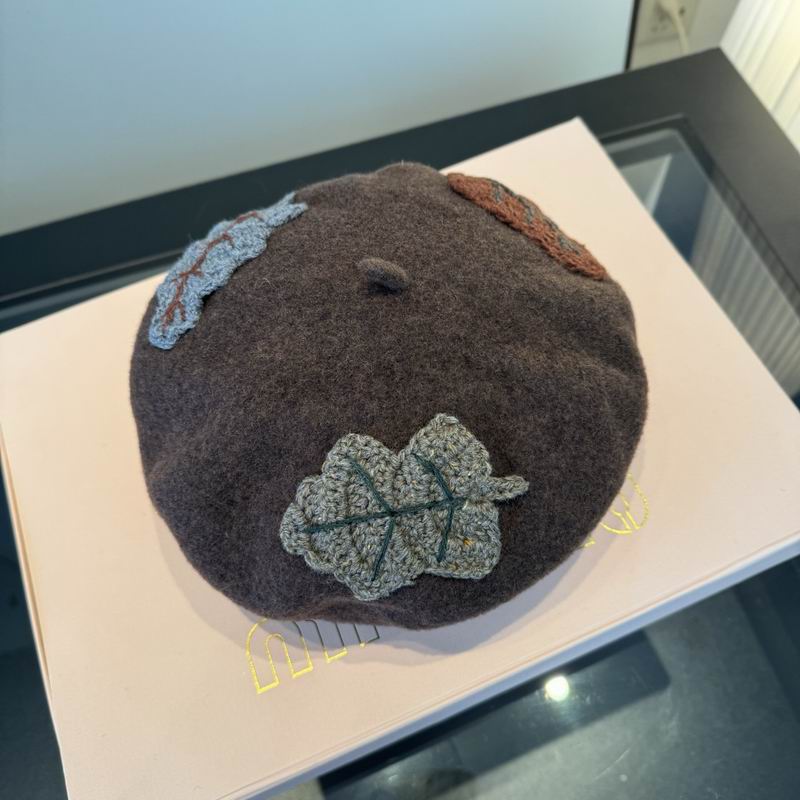 Miumiu beret 010402